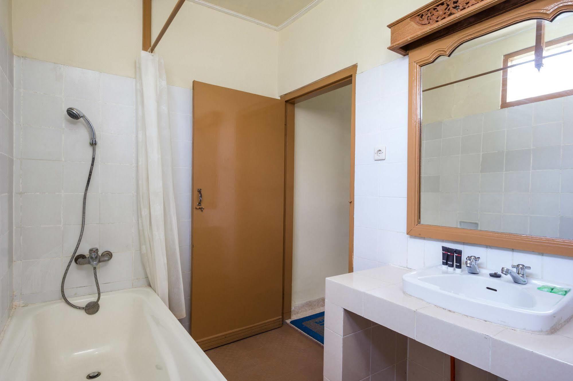Wisma tamu Reddoorz @ Cemara Sunrise Sanur (Bali)
